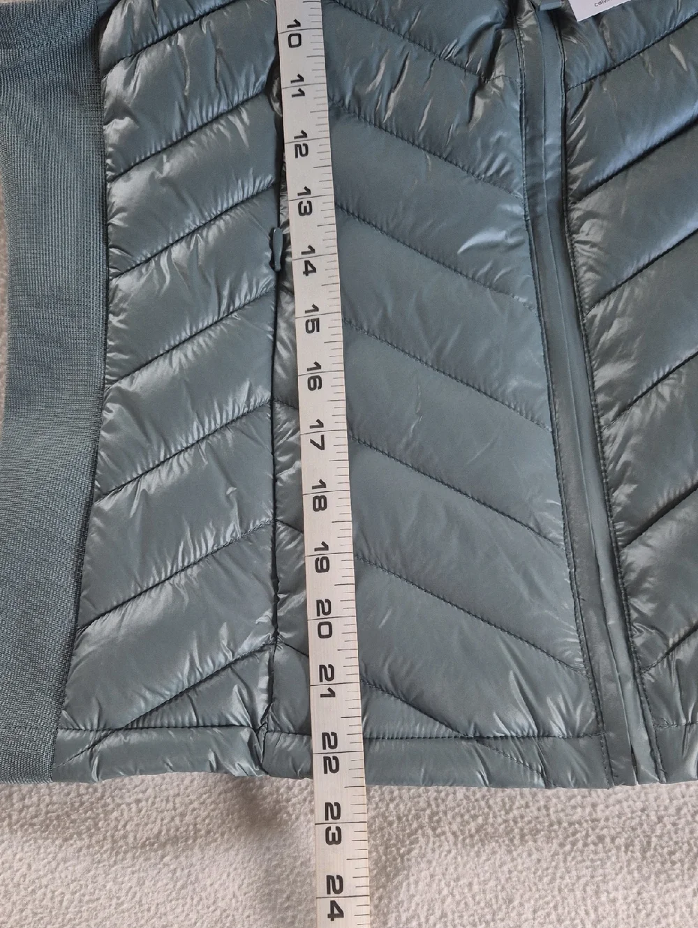 Calvin Klein Women's Autumn Green Quilted Puffer Vest, size M - Picture 11 of 13